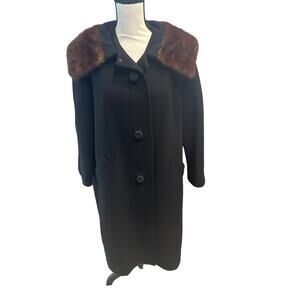 Women’s Siari Vintage 1950s Wool / Mink Coat. Size Large